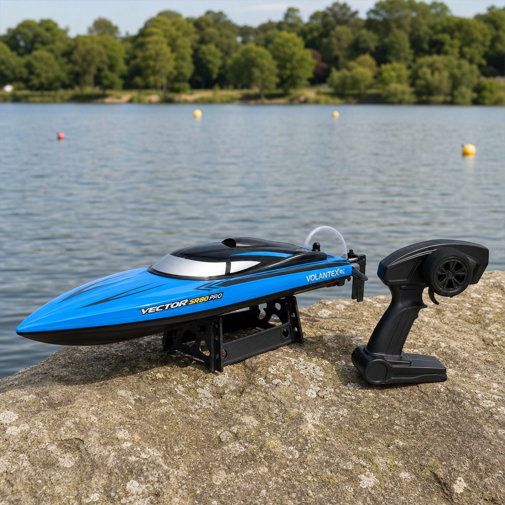 A good venue is not simply a large piece of water; it is a place where model boating is permitted, visibility is clear and other users can be respected.